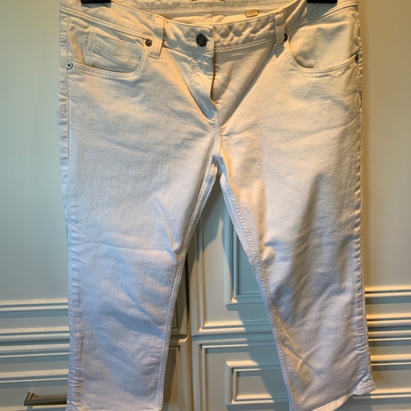 Burberry cropped white jeans. - Picture 2 of 6